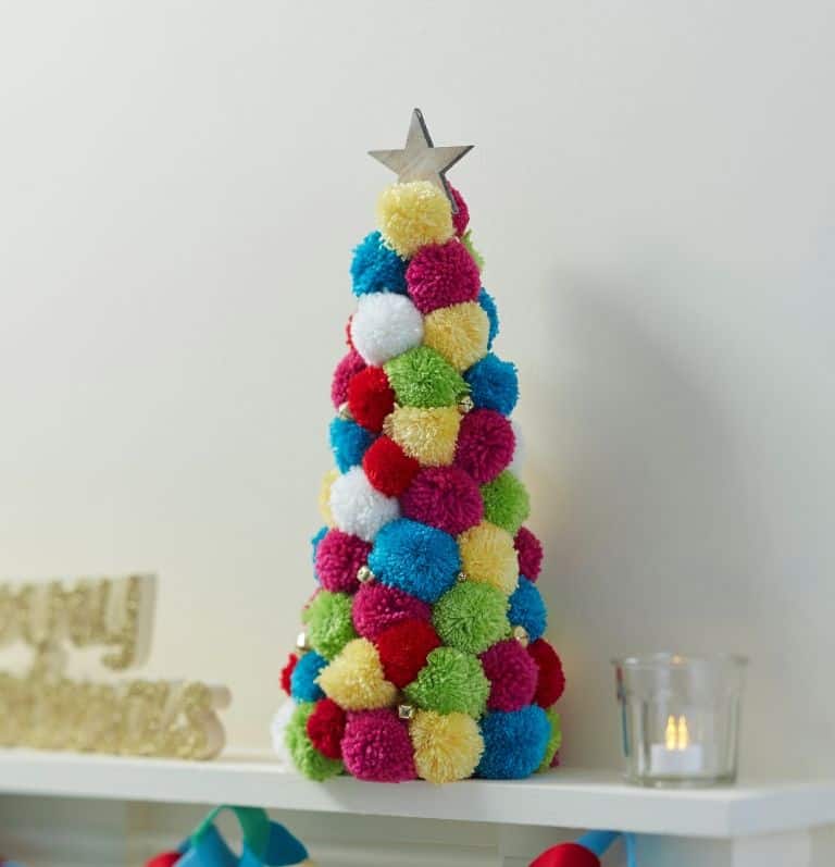 Pom Poms Christmas tree 